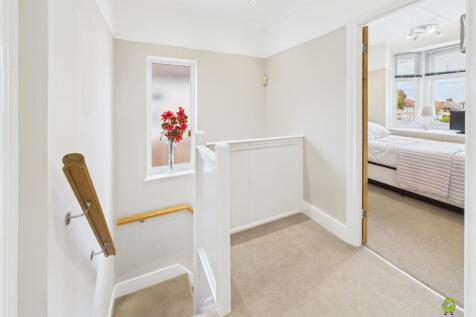 Presented by Clinton at EweMove Bexleyheath and Da