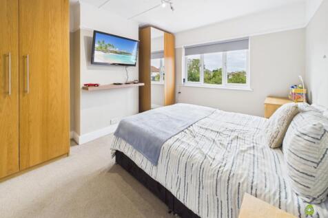 Presented by Clinton at EweMove Bexleyheath and Da