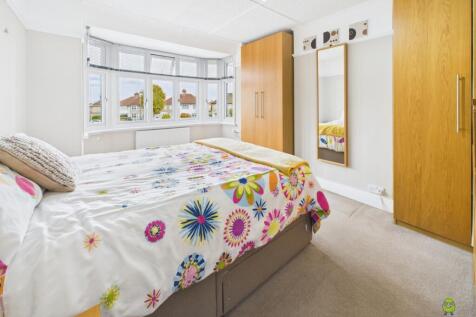 Presented by Clinton at EweMove Bexleyheath and Da