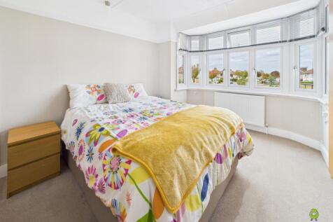 Presented by Clinton at EweMove Bexleyheath and Da