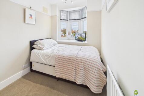 Presented by Clinton at EweMove Bexleyheath and Da