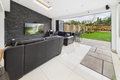 Presented by Clinton at EweMove Bexleyheath and Da