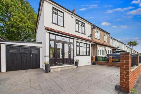 Presented by Clinton at EweMove Bexleyheath and Da