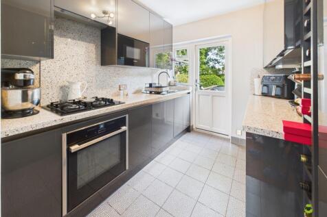 Presented by Clinton at EweMove Bexleyheath and Da