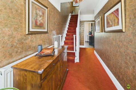 Presented by Clinton at EweMove Bexleyheath and Da