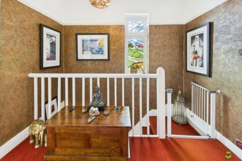 Presented by Clinton at EweMove Bexleyheath and Da