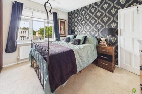 Presented by Clinton at EweMove Bexleyheath and Da