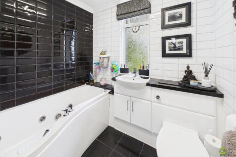 Presented by Clinton at EweMove Bexleyheath and Da