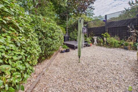 Presented by Clinton at EweMove Bexleyheath and Da