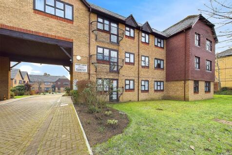 CAM03418G0-PR0170-STILL008