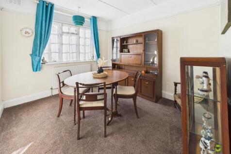 Presented by Clinton at EweMove Bexleyheath and Da