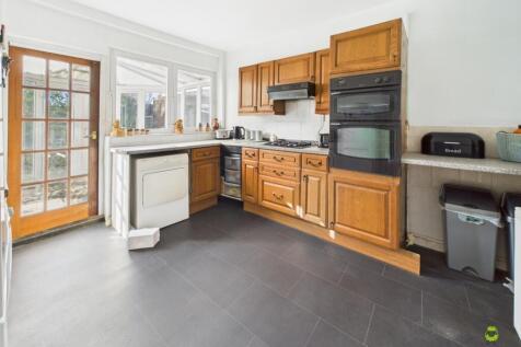 Presented by Clinton at EweMove Bexleyheath and Da