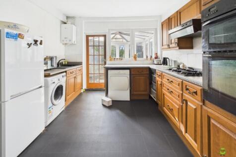 Presented by Clinton at EweMove Bexleyheath and Da