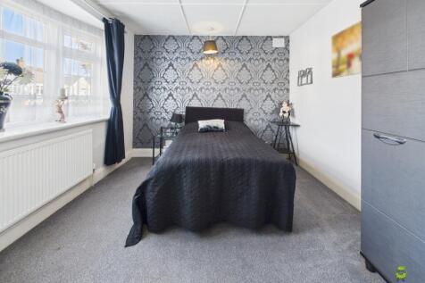 Presented by Clinton at EweMove Bexleyheath and Da