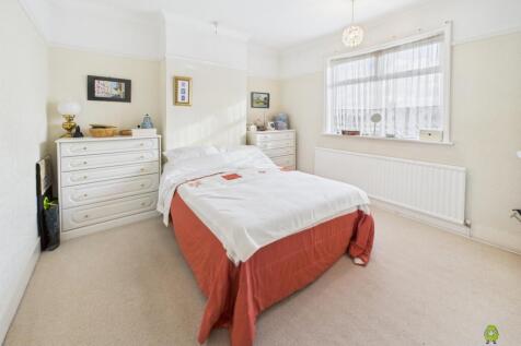 Presented by Clinton at EweMove Bexleyheath and Da