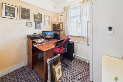 Presented by Clinton at EweMove Bexleyheath and Da