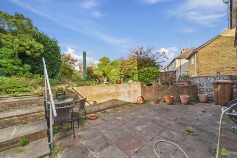 Presented by Clinton at EweMove Bexleyheath and Da