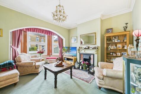 Presented by Nicoleta at EweMove Bexleyheath and D