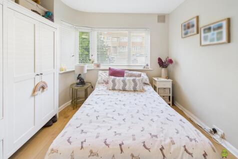 Presented by Clinton Crawford at EweMove Bexleyhea