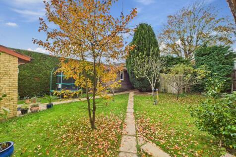 CAM03779G0-PR0310-STILL037