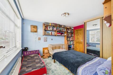 CAM03779G0-PR0310-STILL011