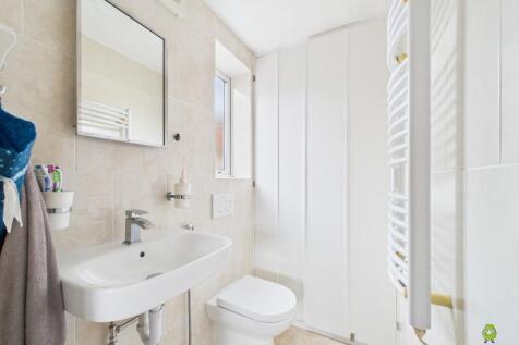 CAM03779G0-PR0310-STILL010