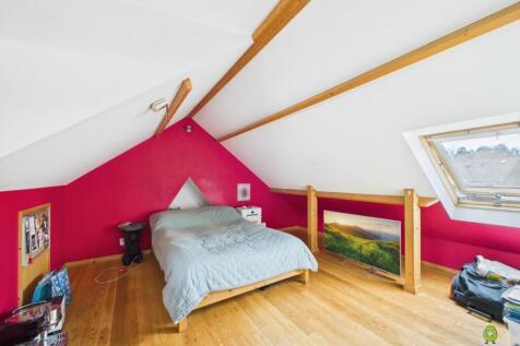 CAM03779G0-PR0310-STILL001