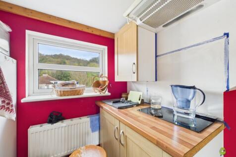 CAM03779G0-PR0310-STILL002