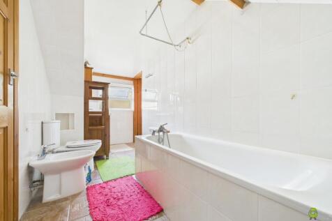 CAM03779G0-PR0310-STILL004