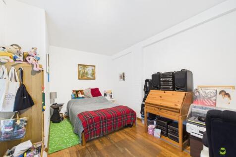 CAM02615G0-PR0135-STILL001