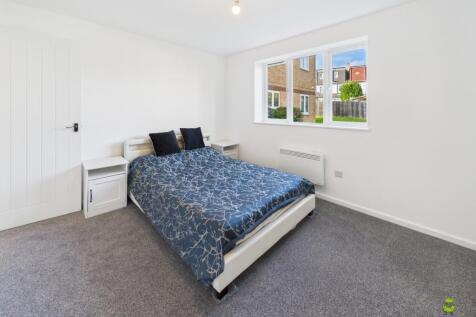 Presented by Clinton at EweMove Bexleyheath and Da