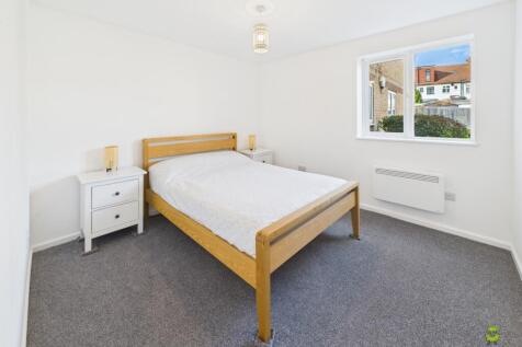 Presented by Clinton at EweMove Bexleyheath and Da