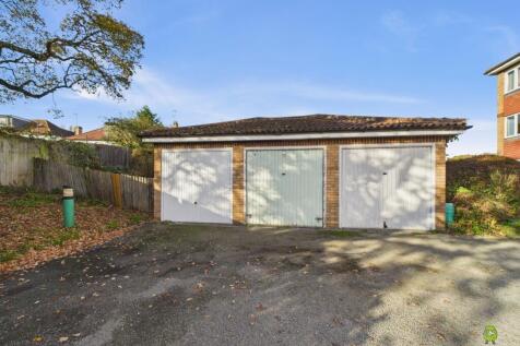 Presented by Clinton at EweMove Bexleyheath and Da