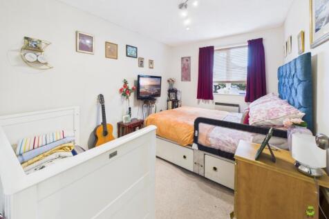 Presented by Clinton at EweMove Bexleyheath and Da