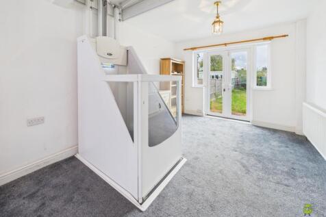 Presented by Clinton at EweMove Bexleyheath and Da