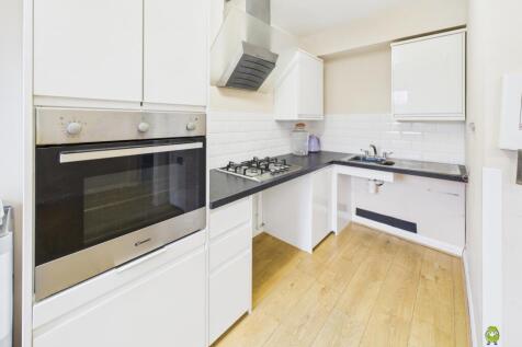 Presented by Clinton at EweMove Bexleyheath and Da