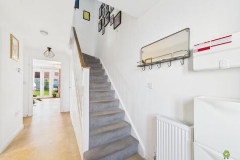 Presented by Nicoleta at EweMove Bexleyheath and D