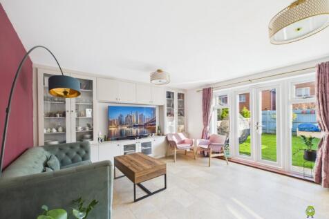 Presented by Nicoleta at EweMove Bexleyheath and D