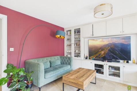 Presented by Nicoleta at EweMove Bexleyheath and D