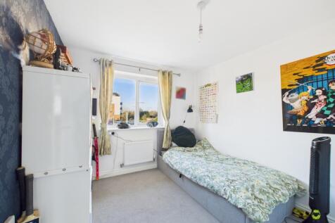 Presented by Nicoleta at EweMove Bexleyheath and D