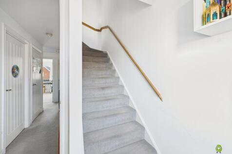 Presented by Nicoleta at EweMove Bexleyheath and D