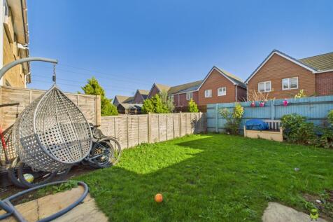 Presented by Nicoleta at EweMove Bexleyheath and D