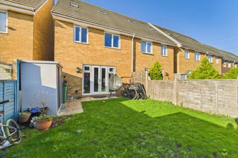 Presented by Nicoleta at EweMove Bexleyheath and D