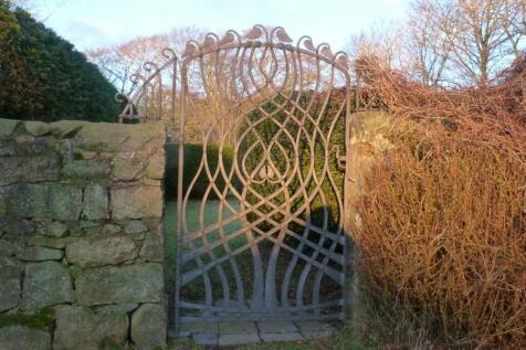 Wrought-iron gate commissioned from Ratho Byres F