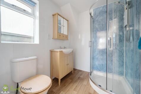 Bedroom 2 Ensuite
