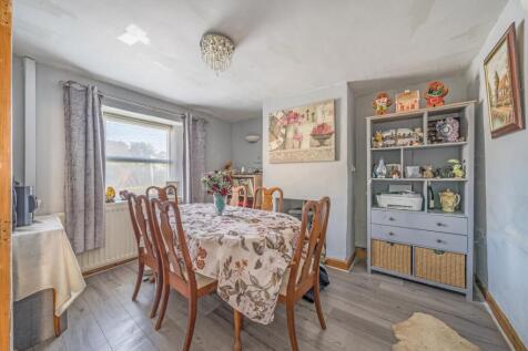 1356098-8-68dba566939e9