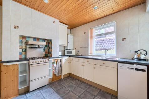 1376904-19-691338c939f56-ARW-1