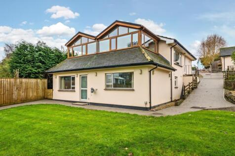 1380218-3-6914a930459e9