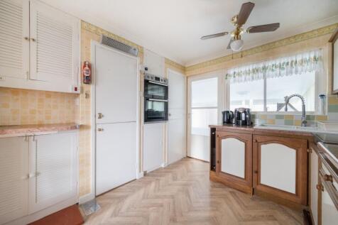 1383252-15-691c89411c21b-ARW copy