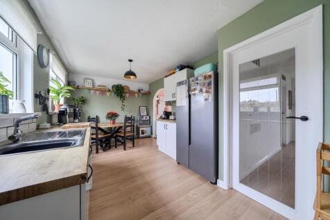 1385916-16-69282ae79f5b8